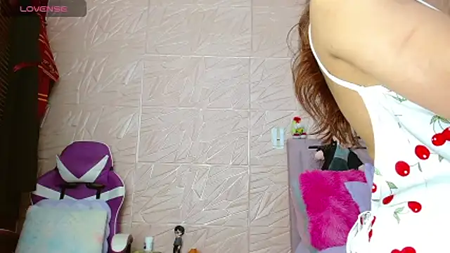 Snapshot of kendallsweet7 chatting on 11/14/25, 02:05 kendallsweet7 online show from 11/14/25, 02:05