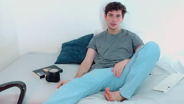 Snapshot of Elio555 chatting on 12/03/24, 09:12 Elio555 online show from 12/03/24, 09:12