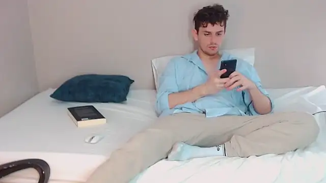 Snapshot of Elio555 chatting on 12/24/24, 03:05 Elio555 online show from 12/24/24, 03:05