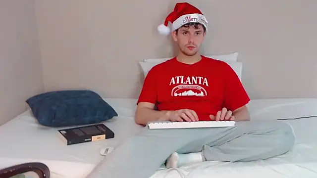 Snapshot of Elio555 chatting on 12/26/24, 04:43 Elio555 online show from 12/26/24, 04:43