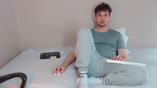 Snapshot of Elio555 chatting on 12/29/24, 03:03 Elio555 online show from 12/29/24, 03:03