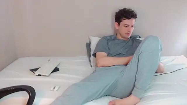 Snapshot of Elio555 chatting on 01/02/25, 06:56 Elio555 online show from 01/02/25, 06:56