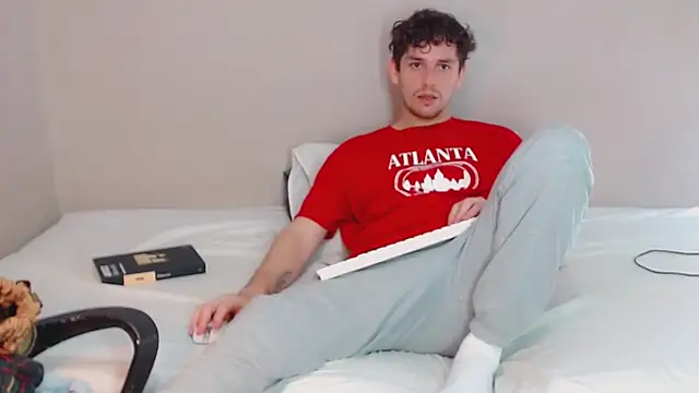 Snapshot of Elio555 chatting on 01/15/25, 08:26 Elio555 online show from 01/15/25, 08:26