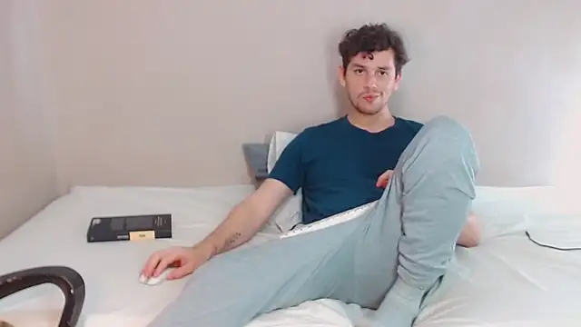 Snapshot of Elio555 chatting on 01/18/25, 11:44 Elio555 online show from 01/18/25, 11:44