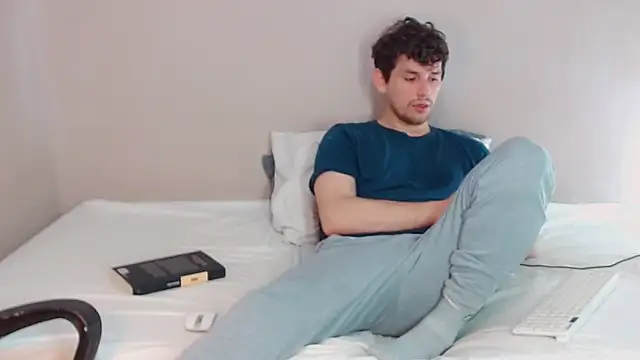 Snapshot of Elio555 chatting on 01/19/25, 09:13 Elio555 online show from 01/19/25, 09:13