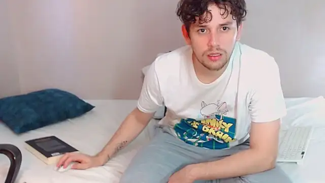 Snapshot of Elio555 chatting on 01/24/25, 09:47 Elio555 online show from 01/24/25, 09:47