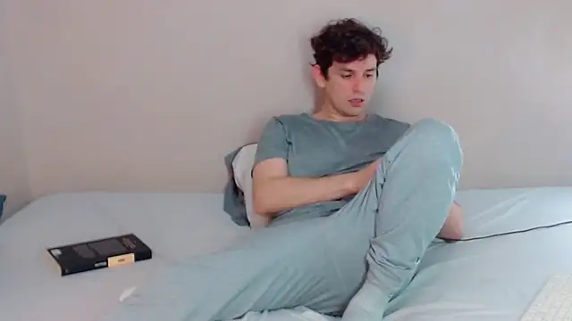 Snapshot of Elio555 chatting on 01/29/25, 10:53 Elio555 online show from 01/29/25, 10:53