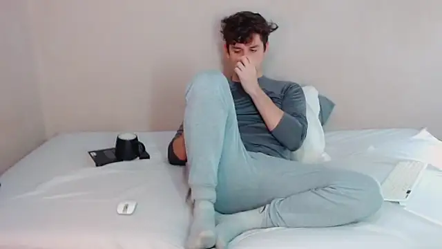 Elio555 online show from 01/31/25, 12:07