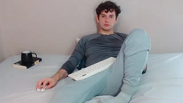 Snapshot of Elio555 chatting on 01/31/25, 06:14 Elio555 online show from 01/31/25, 06:14