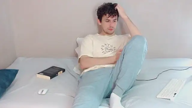 Snapshot of Elio555 chatting on 02/09/25, 06:47 Elio555 online show from 02/09/25, 06:47