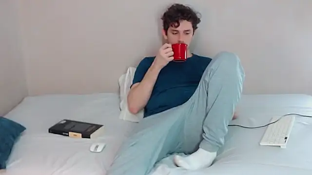 Snapshot of Elio555 chatting on 02/11/25, 01:41 Elio555 online show from 02/11/25, 01:41