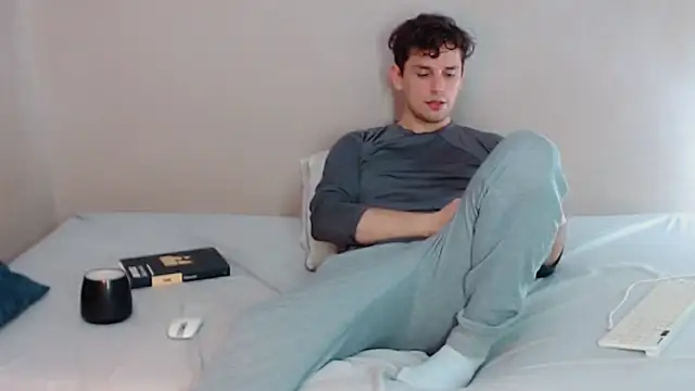 Snapshot of Elio555 chatting on 03/02/25, 11:42 Elio555 online show from 03/02/25, 11:42