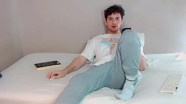 Snapshot of Elio555 chatting on 03/16/25, 07:15 Elio555 online show from 03/16/25, 07:15