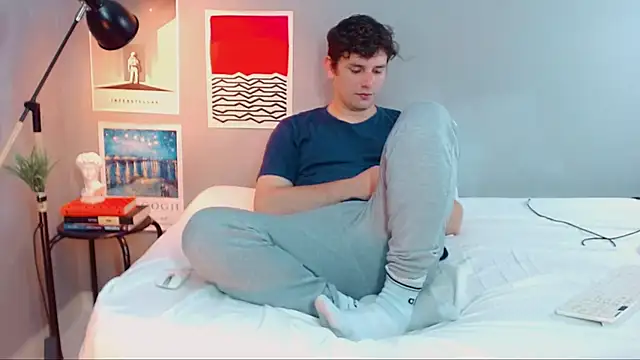 Snapshot of Elio555 chatting on 10/01/25, 07:42 Elio555 online show from 10/01/25, 07:42