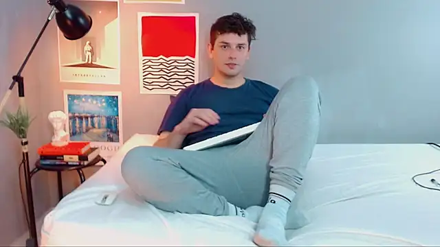 Snapshot of Elio555 chatting on 10/02/25, 10:50 Elio555 online show from 10/02/25, 10:50