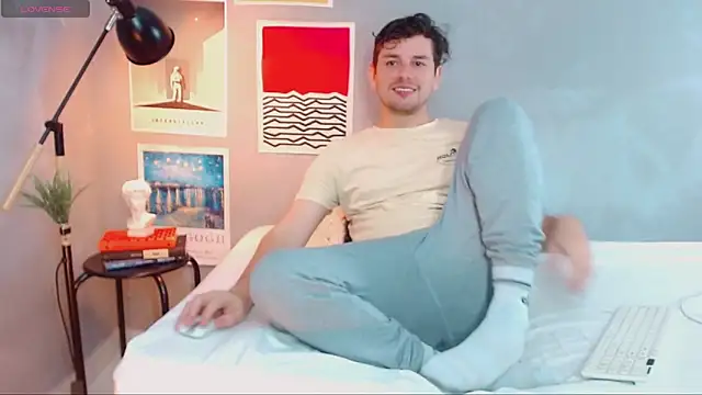 Elio555 online show from 10/13/25, 07:03