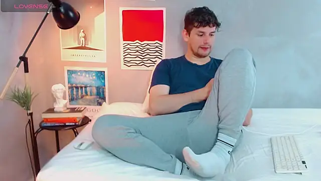 Elio555 online show from 10/19/25, 05:13