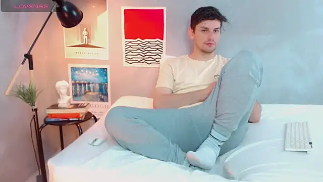 Snapshot of Elio555 chatting on 10/21/25, 07:36 Elio555 online show from 10/21/25, 07:36