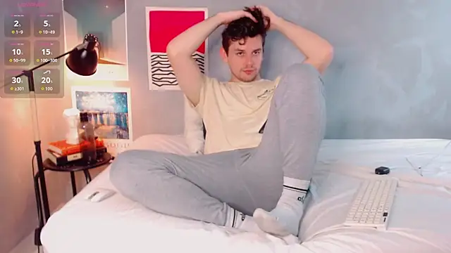 Elio555 online show from 12/14/25, 07:40