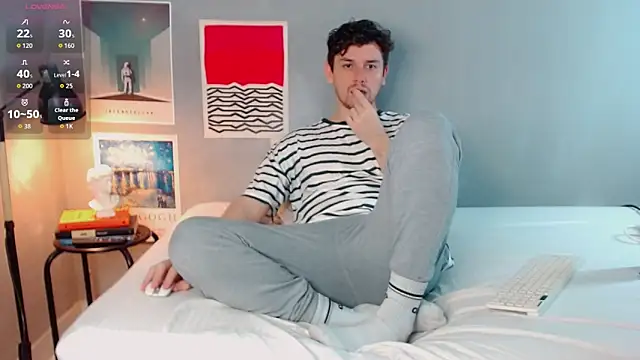 Snapshot of Elio555 chatting on 12/20/25, 04:36 Elio555 online show from 12/20/25, 04:36