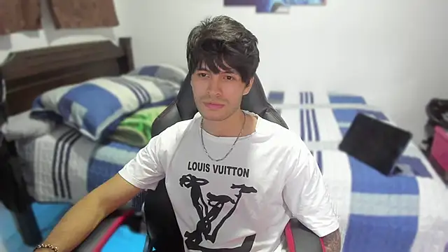 justin stark7 online show from 12/06/24, 12:12