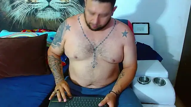 Michaell Myerss  online show from 11/10/25, 08:19