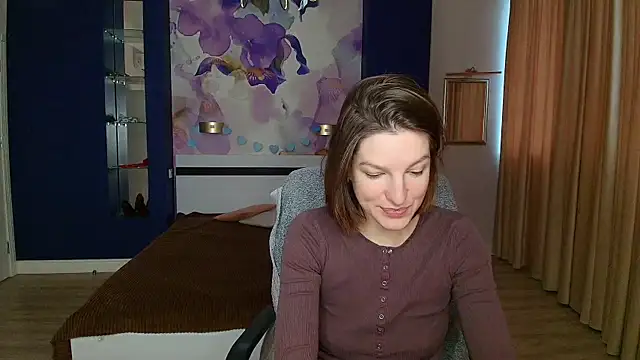 EmilyWalkeri online show from 12/02/24, 07:58