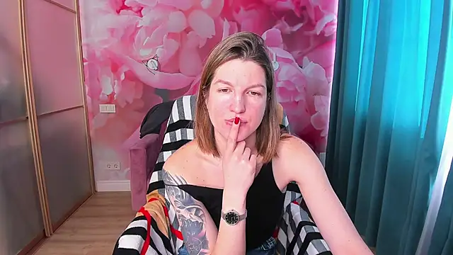 EmilyWalkeri online show from 02/23/25, 06:49