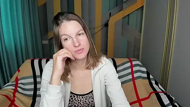 EmilyWalkeri online show from 10/02/25, 07:15