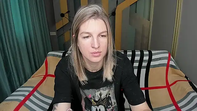 EmilyWalkeri online show from 12/04/25, 07:06