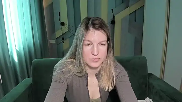 EmilyWalkeri online show from 04/24/26, 07:11