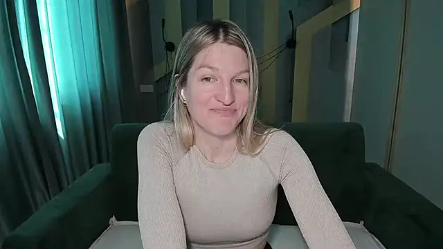 EmilyWalkeri online show from 05/19/26, 07:15