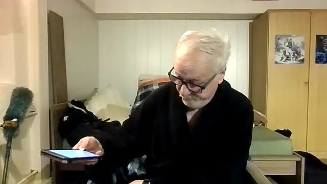 Sammy1660 online show from 10/31/25, 05:30