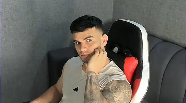 Ricardogo19 online show from 02/10/25, 04:47