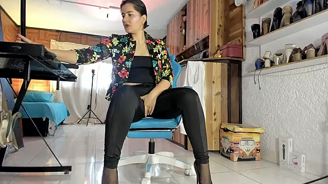 Snapshot of Cristina_Vanegas631 chatting on 05/28/26, 07:44 Cristina Vanegas631 online show from 05/28/26, 07:44