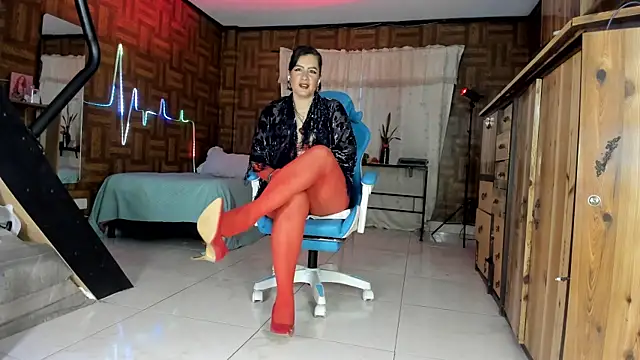 Snapshot of Cristina_Vanegas631 chatting on 06/07/26, 10:46 Cristina Vanegas631 online show from 06/07/26, 10:46