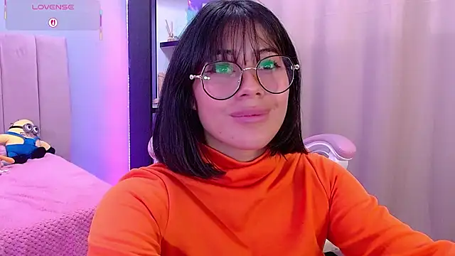 Snapshot of LoaLuxury chatting on 03/07/25, 04:44 LoaLuxury online show from 03/07/25, 04:44