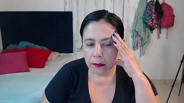 Snapshot of karlaton1977 chatting on 11/15/25, 09:32 karlaton1977 online show from 11/15/25, 09:32