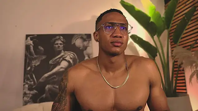 Snapshot of Logan_Varela chatting on 02/03/25, 10:14 Logan Varela online show from 02/03/25, 10:14