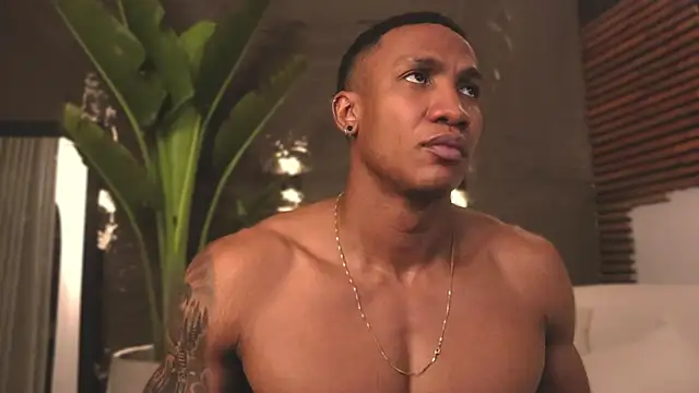 Snapshot of Logan_Varela chatting on 02/27/25, 11:04 Logan Varela online show from 02/27/25, 11:04