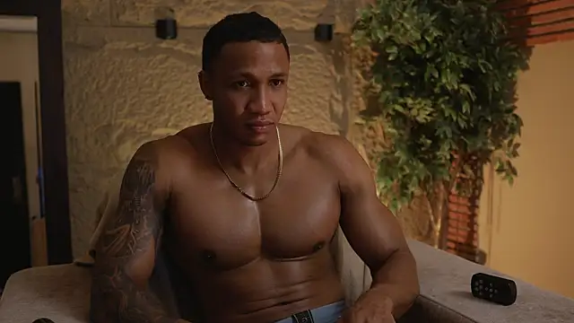 Snapshot of Logan_Varela chatting on 10/23/25, 02:38 Logan Varela online show from 10/23/25, 02:38