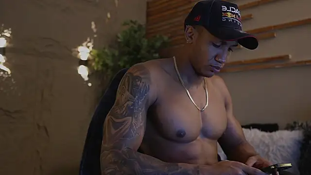 Snapshot of Logan_Varela chatting on 02/16/26, 01:40 Logan Varela online show from 02/16/26, 01:40