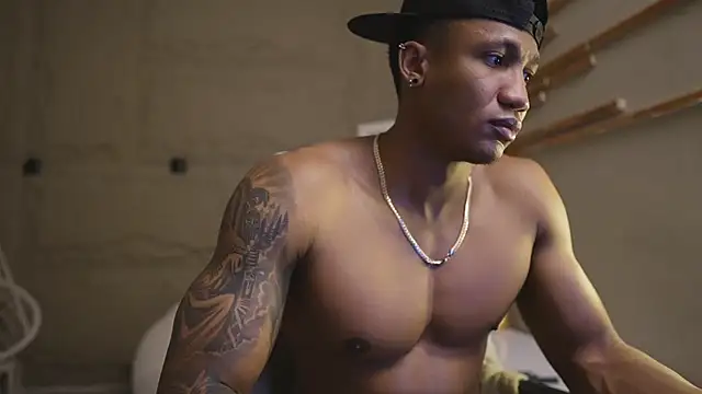 Snapshot of Logan_Varela chatting on 02/27/26, 01:55 Logan Varela online show from 02/27/26, 01:55