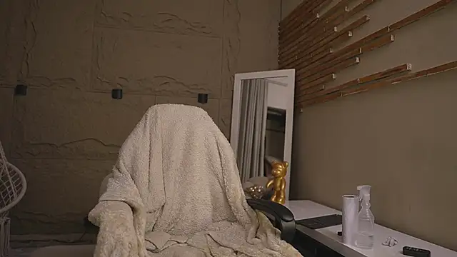 Snapshot of Logan_Varela chatting on 03/02/26, 01:51 Logan Varela online show from 03/02/26, 01:51