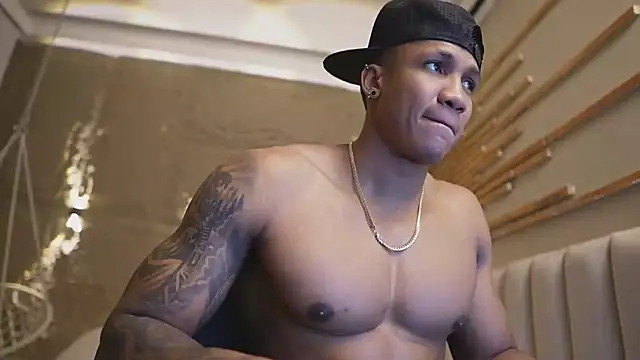 Logan Varela online show from 04/17/26, 04:21