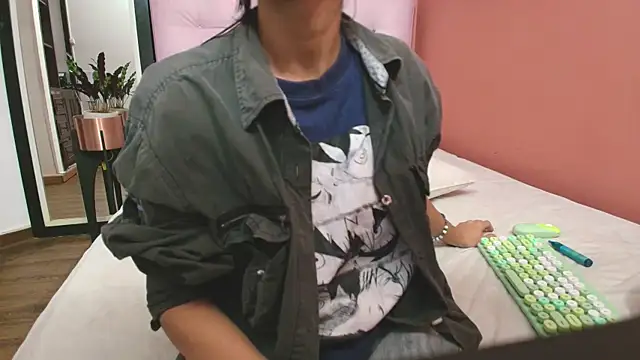 yourcuteneighbourr online show from 01/16/25, 03:02