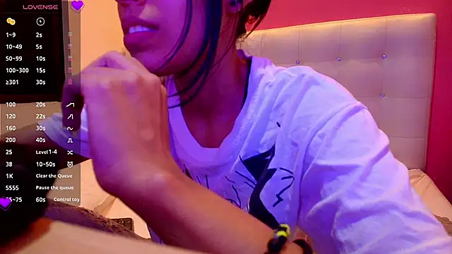 yourcuteneighbourr online show from 02/04/25, 09:38