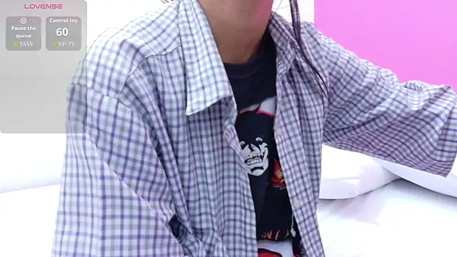 yourcuteneighbourr online show from 12/19/25, 03:02