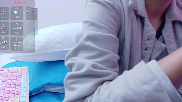 yourcuteneighbourr online show from 01/14/26, 03:01