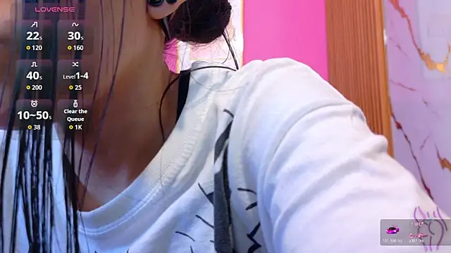 yourcuteneighbourr online show from 04/11/26, 07:45